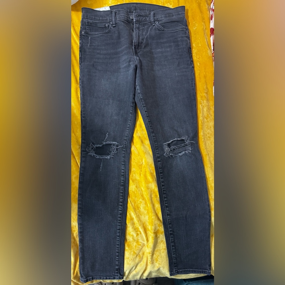 H&M Distressed black men’s Jeans